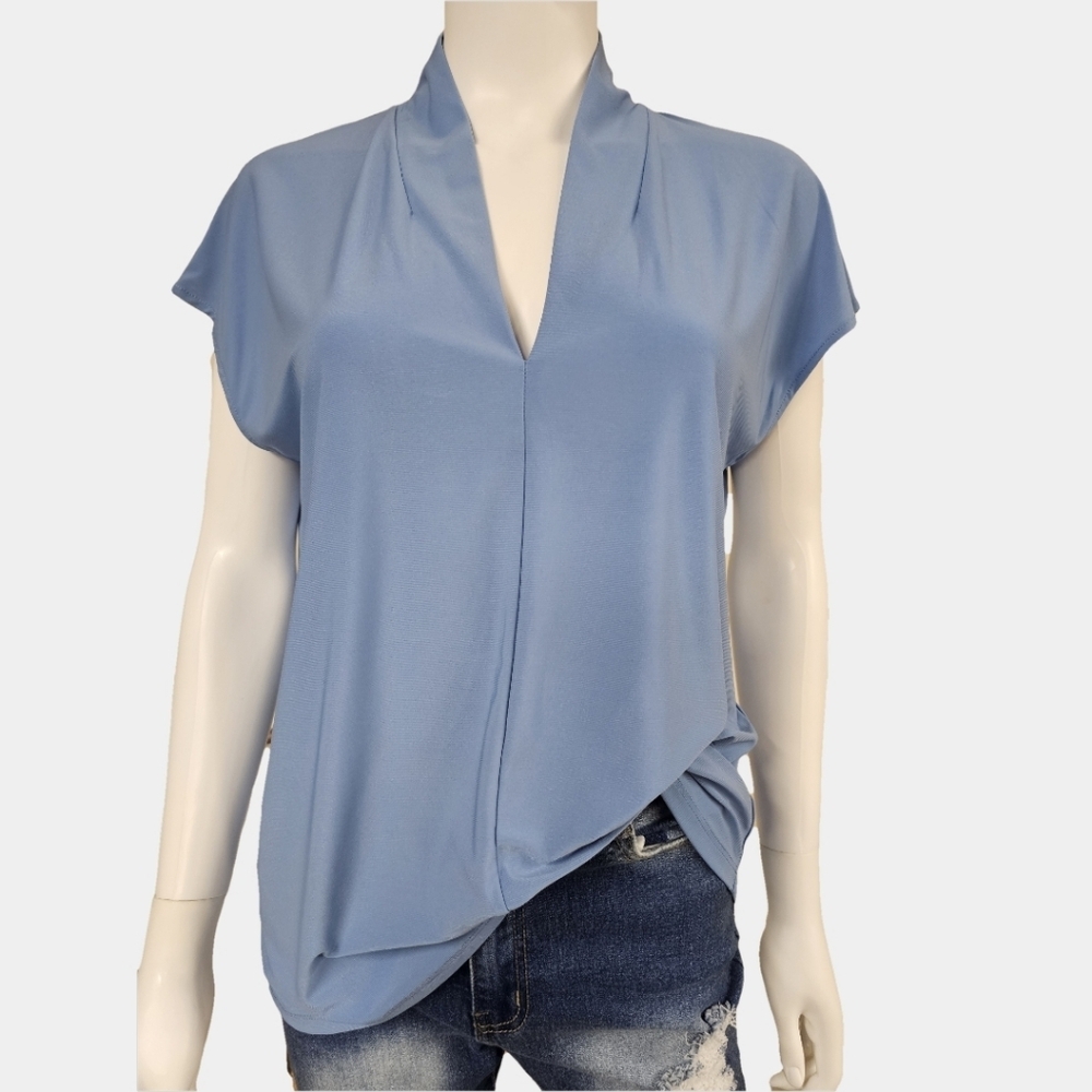 Buffalo David Bitton Light Blue V-Neck Short Sleeve Front Pleat Blouse Size M